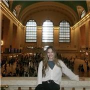 Profesora de física y matemática con Magíster en Astrofísica